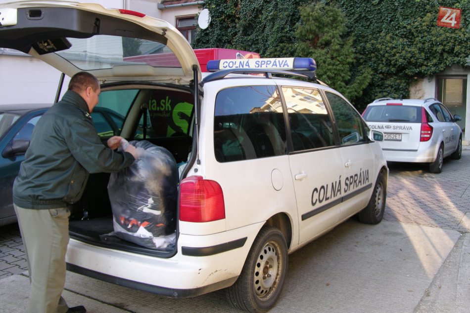 Ilustračný obrázok k článku Úlovok colníkov v Šali: Chytili muža, ktorý vykonával taxislužbu bez povolení