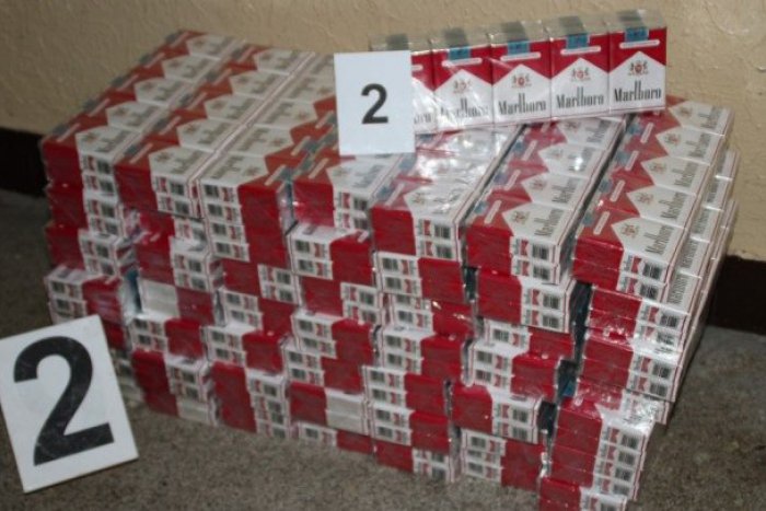 Ilustračný obrázok k článku V Prešove zasahovali colníci: V dodávke pred nákupným centrom objavili tisíce neoznačených cigariet