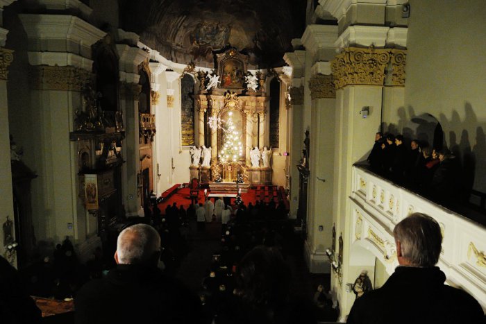 Ilustračný obrázok k článku PREHĽAD pre veriacich: Kresťanské bohoslužby v Moravciach počas Štedrého dňa
