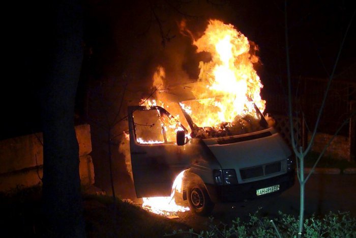 Ilustračný obrázok k článku Vo Vrakuni horelo auto, zrejme ho podpálili úmyselne