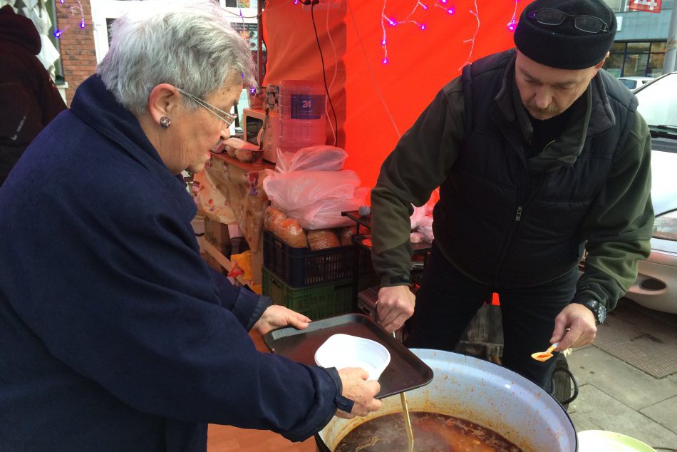 Ilustračný obrázok k článku Arcibiskupstvo bude podávať pôstnu polievku: Koľko peňazí sa podarí vyzbierať?