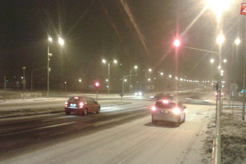 Ilustračný obrázok k článku Nitru prikryla snehová perina: Na cestách si dajte pozor, bola vydaná výstraha