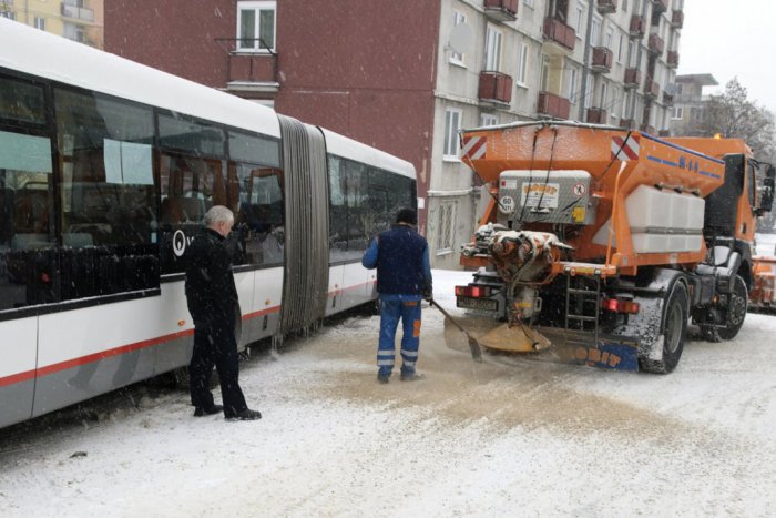 Ilustračný obrázok k článku Ako je Bratislava prichystaná na zimu? Pripravených je takmer 1300 ton posypového materiálu
