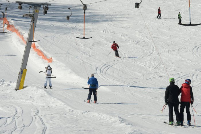 Ilustračný obrázok k článku Počasie hrá konečne do karát: Lyžiarske strediská pri Košiciach odštartujú na Silvestra sezónu