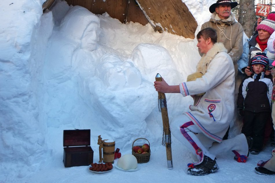 Ilustračný obrázok k článku Snehový Betlehem pri Rainerke už stojí: Petrasovci s lopatami snehu nachodili obrovské množstvo kilometrov