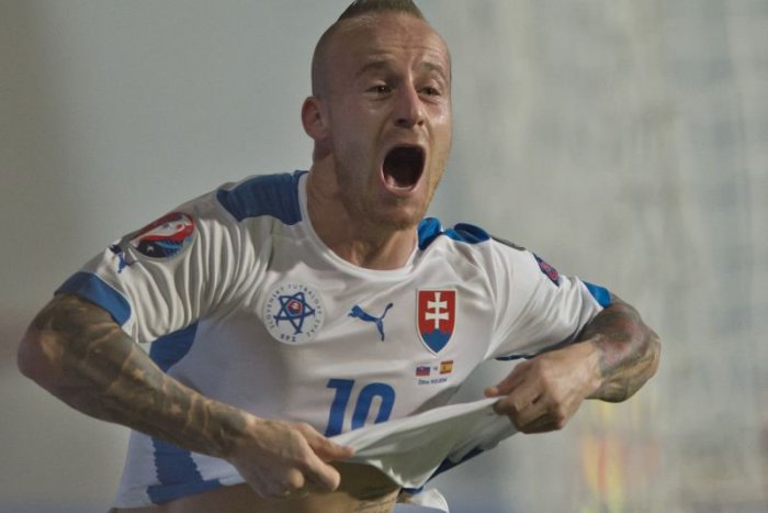 Ilustračný obrázok k článku Slovenskí futbalisti sa niekedy nevedia vpratať do kože. Aj takéto excesy majú na svedomí