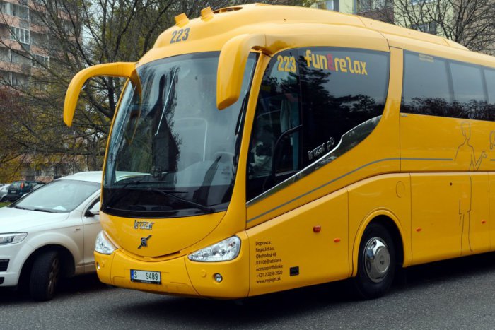 Ilustračný obrázok k článku Autobusy RegioJetu začnú cez Nitru premávať už o pár dní: Vieme, ako budú jazdiť!