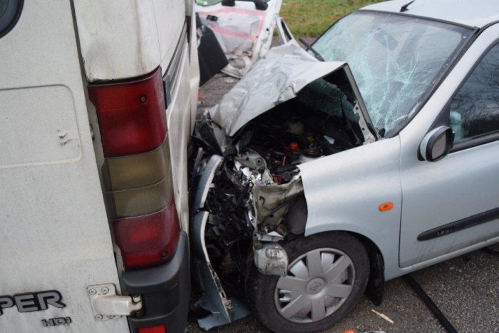 Ilustračný obrázok k článku Neďaleko Prešova sa stala reťazová nehoda: Golf nabúral do octavie, následne sa zrazila s nákladiakom!