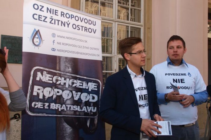 Ilustračný obrázok k článku Rokovania o ropovode cez Bratislavu budú naďalej pokračovať. Nový primátor ho však v meste nechce