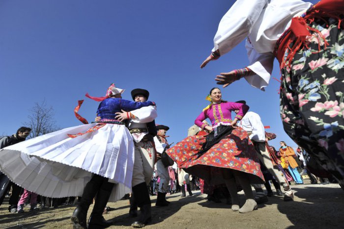 Ilustračný obrázok k článku Fašiangové tradície: V Modre rozvoniava kapustnica, večer bude karneval