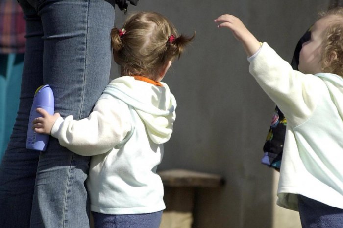 Ilustračný obrázok k článku Centrum ako pomoc pre týrané a sexuálne zneužívané deti: Za viac ako milión ho v Nitre zriadi Slniečko