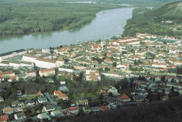 Ilustračný obrázok k článku Rakúsky Hainburg má slovenského poslanca a viac ako tisícku Slovákov