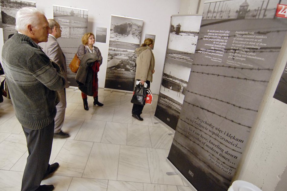 Ilustračný obrázok k článku Bystričania spomínali na obete holokaustu: V Múzeu SNP sprístupnili ojedinelé zbierky