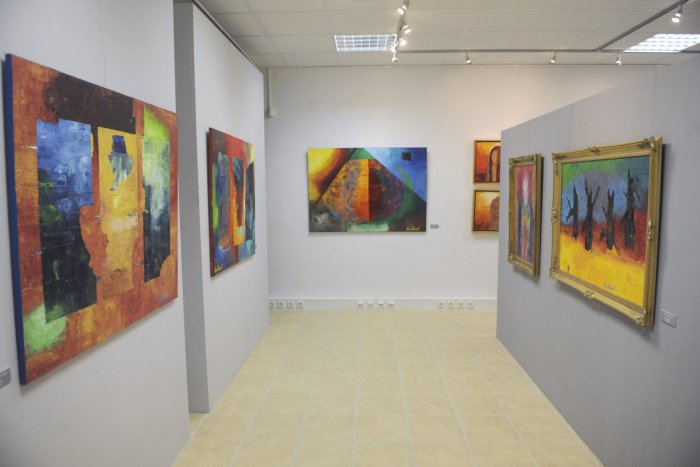 Ilustračný obrázok k článku Na výstave v bratislavskom Krokuse možno spoznať komunikáciu maľby s videom