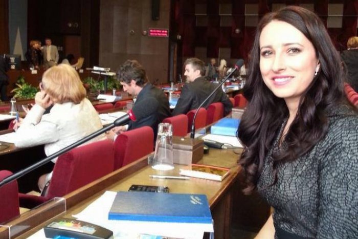 Ilustračný obrázok k článku Najmladšia poslankyňa v Nitre Dominika Tekeliová (26): Chcem sa pozrieť o 4 roky za seba a vidieť výsledky