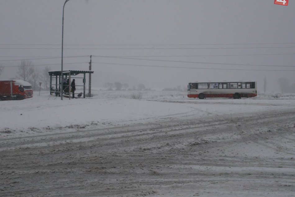 Ilustračný obrázok k článku FOTOGALÉRIA: Do Zvolena dorazila Perinbaba, zimné obrázky z našich ulíc