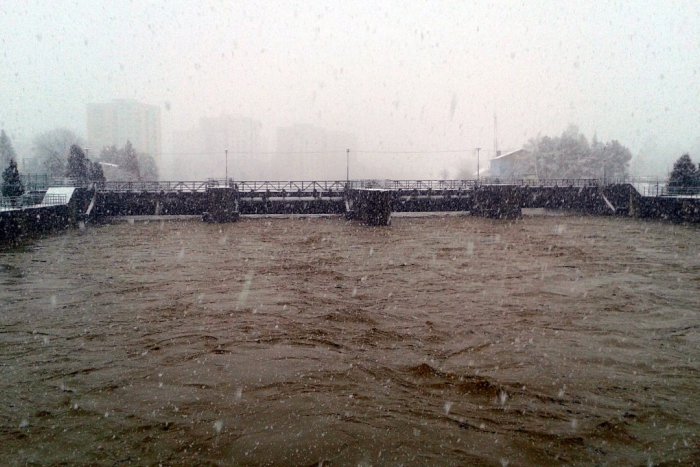Ilustračný obrázok k článku Meteorológovia varujú Prešovský okres: Z topiaceho sa snehu a dažďa hrozia povodne!