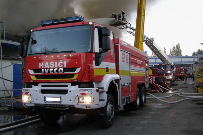 Ilustračný obrázok k článku V Pstruši horelo: Pri požiari mohutne zadymilo dom, 1 človek neprežil!