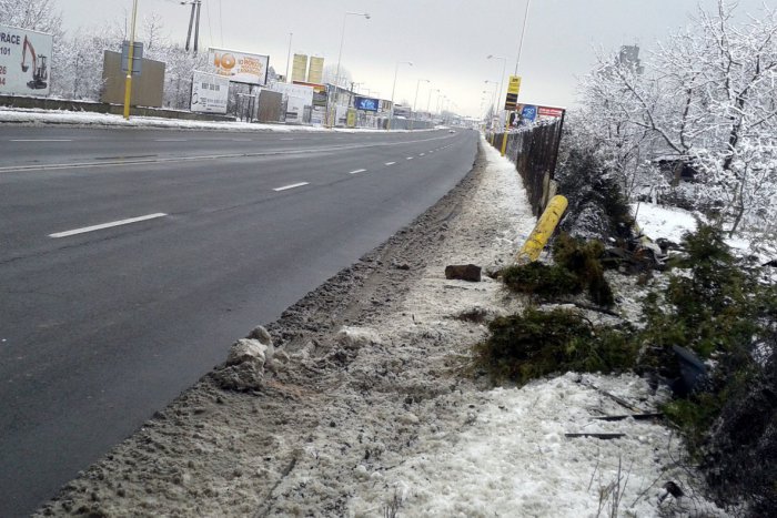 Ilustračný obrázok k článku Dopravná nehoda v Humennom: Na Družstevnej došlo k stretu autobusu s nákladiakom