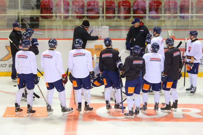 Ilustračný obrázok k článku Bystrickí fanúšikovia sa majú na čo tešiť: Hokejová reprezentácia už zarezáva pod Urpínom