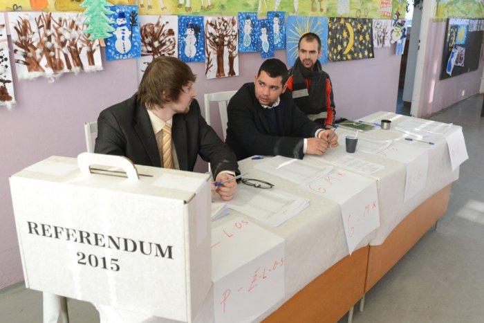 Ilustračný obrázok k článku Plebiscitu sa zúčastnili aj pacienti z košickej nemocnice: V referende hlasovali do prenosnej urny