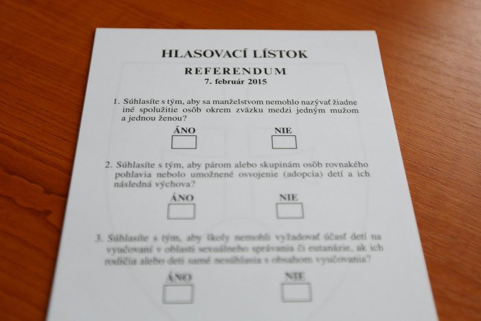 Ilustračný obrázok k článku Seniorov na Zobore témy referenda zaujali: Možnosť hlasovať preto využili