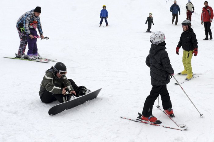 Ilustračný obrázok k článku Dôležité info pre lyžiarov: Koľko hlásia svahy v Mýte, Zbojskej či Balogu?