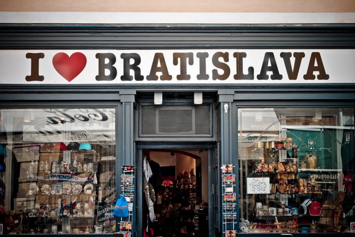 Ilustračný obrázok k článku Bratislava trochu inak: Desať vecí prečo (ne)milovať Bratislavu