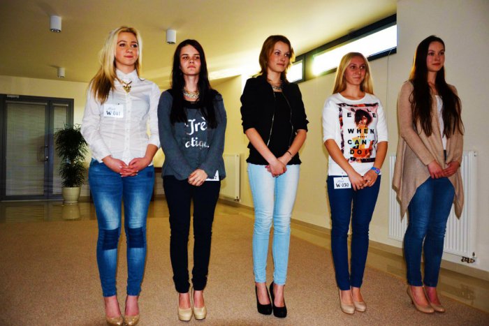 Ilustračný obrázok k článku Mladé krásky v Prešove bojovali o postup: FOTOREPORTÁŽ z kastingu Miss stredných škôl