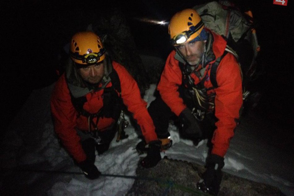 Ilustračný obrázok k článku Nočná akcia na Lomnickom štíte: Horskí záchranári pomáhali uviaznutým horolezcom