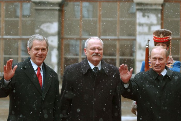 Ilustračný obrázok k článku Pohľad späť: Bratislava pred 10 rokmi privítala amerického a ruského prezidenta + FOTO