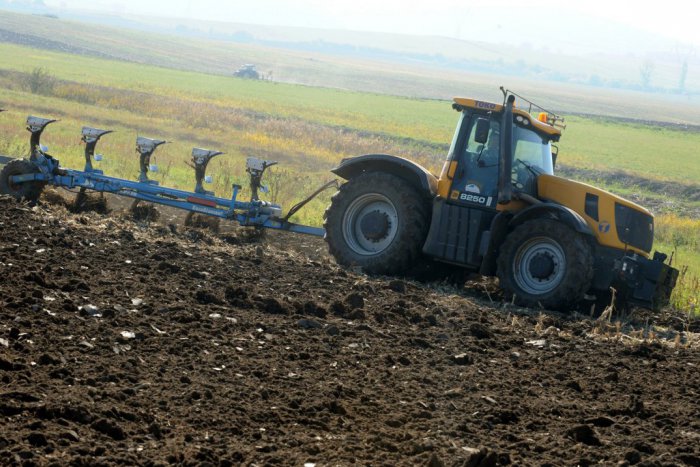 Ilustračný obrázok k článku Nevšedná akcia v neďalekej dedinke: Priaznivci traktorov sa popasujú v bláznivých disciplínach!