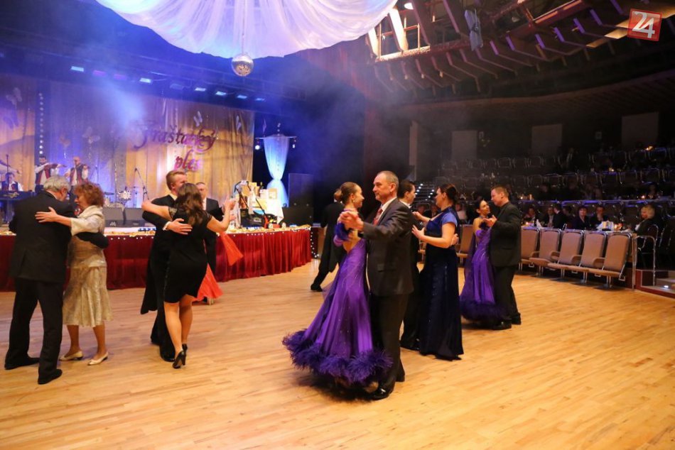 Ilustračný obrázok k článku Známa obec neďaleko Spišskej opäť zaujala: V Spišskom Hrhove idú plesať uprostred leta!