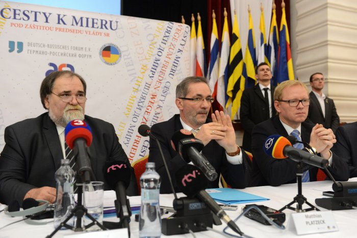 Ilustračný obrázok k článku Mierová konferencia v Košiciach: Účastníci prijali takéto memorandum