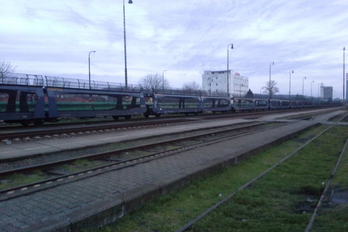 Ilustračný obrázok k článku Hlohovčania, pripravte sa na obchádzku: Cez lávku nad železnicou neprejdete!