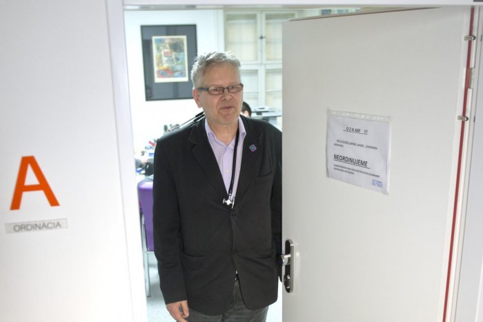 Ilustračný obrázok k článku Bratislavský lekár Peter Lipták dnes neordinuje. Polícia mu prišla skontrolovať počítače