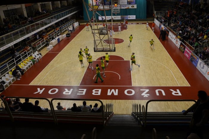 Ilustračný obrázok k článku Basketbalová Ruža prehrala v Piešťanoch po predĺžení: V stredu sa hrá v Koniarni