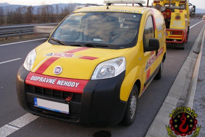 Ilustračný obrázok k článku Tak toto asi žiarski odťahovkári nečakali: Prišli na pomoc vodičovi, takto to dopadlo! FOTO