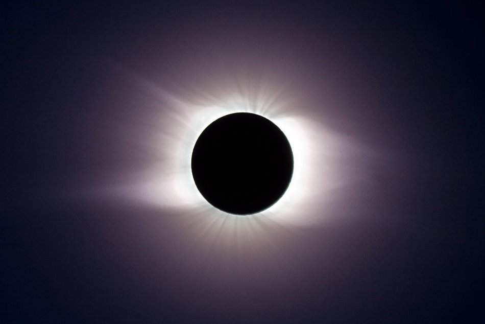 Ilustračný obrázok k článku Zatmenie Slnka v Hlohovci: Pozrieť si ho môžete priamo na námestí