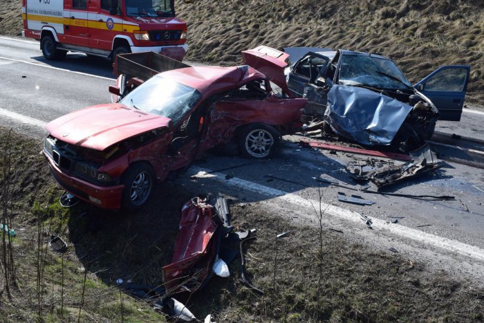 Ilustračný obrázok k článku Tragická nehoda pri Zvolene: Zrážka dvoch áut, ukončila život dvoch ľudí (†56 a †26), FOTO