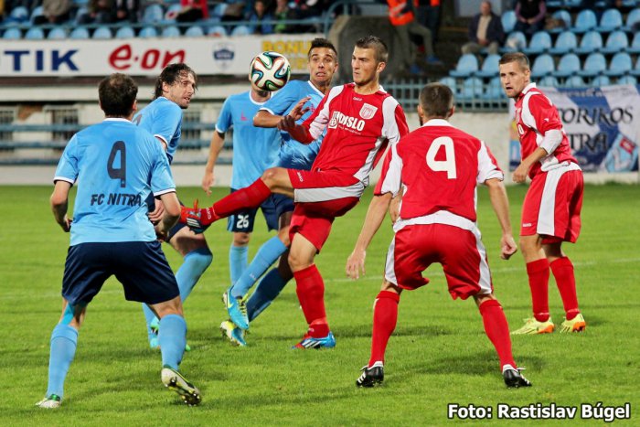 Ilustračný obrázok k článku Poriadne zakopnutie futbalistov: FC Nitra prehral na trávniku poslednej Bystrice