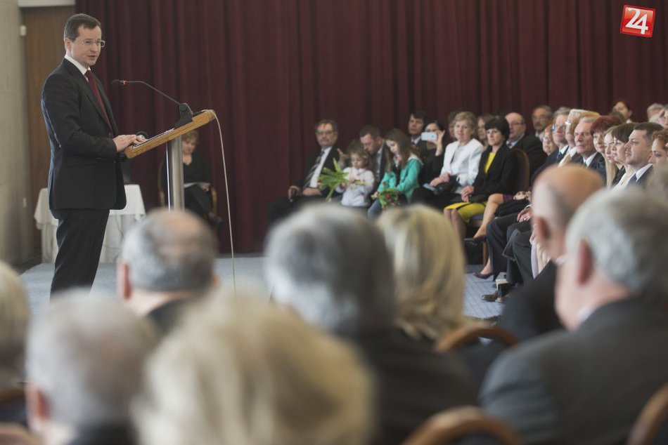 Ilustračný obrázok k článku Za svoje zásluhy dostala ocenenie rovno od ministra: Veľká pocta pre učiteľku z Moraviec!