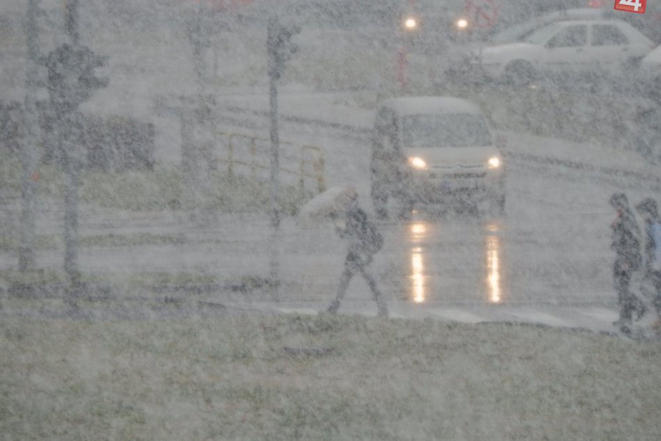Ilustračný obrázok k článku Šok pre všetkých, čo sa už tešili z jarného počasia: Žiar a okolie zasiahlo husté sneženie FOTO + VIDEO