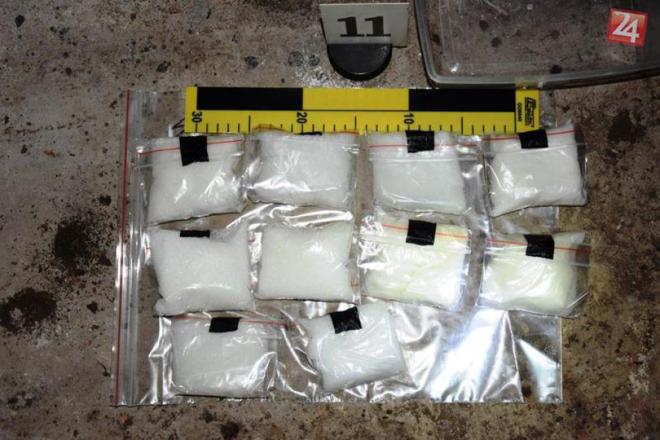 Ilustračný obrázok k článku Veľká protidrogová akcia: Policajti vykonali až 22 prehliadok, našli kilo pervitínu!