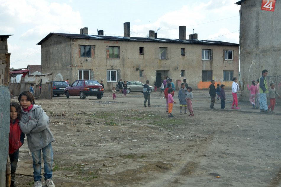 Ilustračný obrázok k článku Zmena plánu v mestskom parlamente: Byty pre Rómov sa stavať zatiaľ nebudú, dôvody vnútri!