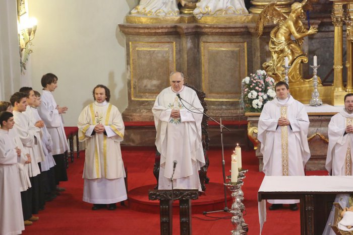 Ilustračný obrázok k článku Chystáte sa na bohoslužbu? Takto sa budú na Veľkonočnú nedeľu slúžiť omše v miestnych kostoloch Bratislavy