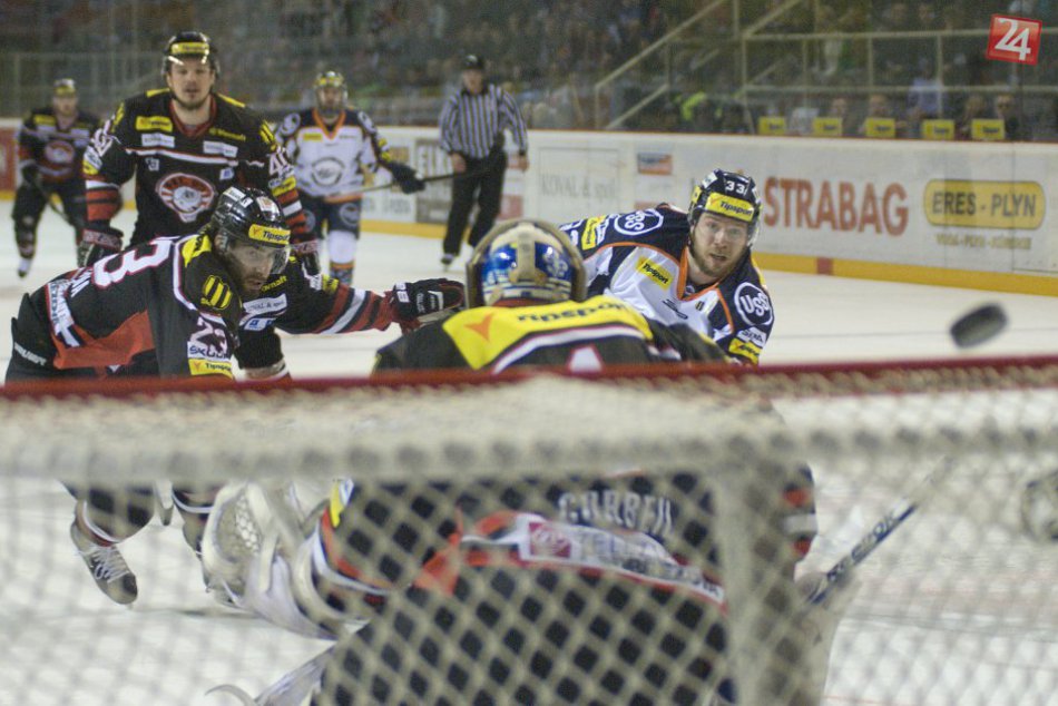 Ilustračný obrázok k článku Tretí finálový duel odohrali oceliari v Bystrici: Domáci sa radujú z prvého víťazstva nad tímom HC Košice!