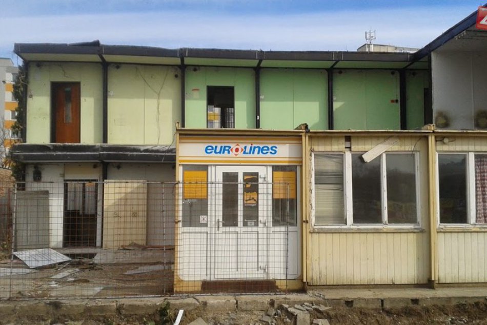 Ilustračný obrázok k článku Aktuálne FOTO zo stanice: Bývalá čakáreň pomaly odchádza do zabudnutia