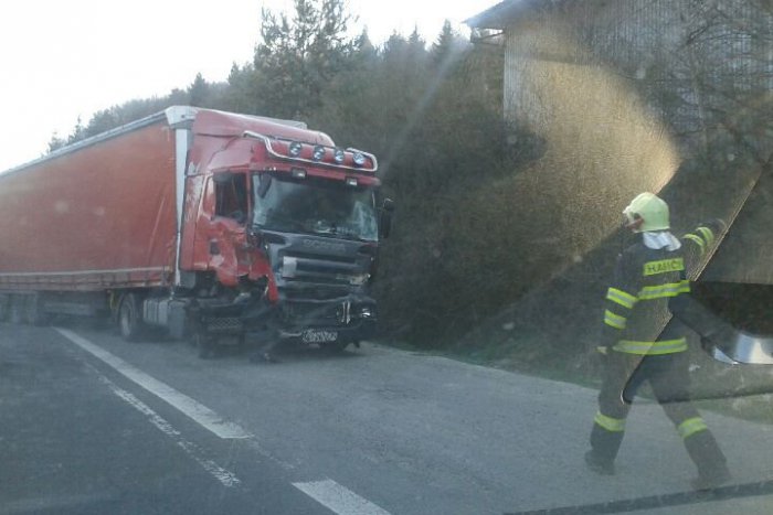 Ilustračný obrázok k článku FOTO z miesta nehody: Búračka dvoch kamiónov pri Kremničke, polícia vysvetľuje okolnosti!