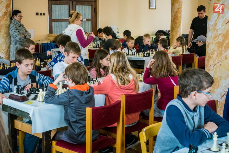 Ilustračný obrázok k článku Bošany ožili hrou kráľov: Šachový turnaj prilákal desiatky nadšencov!